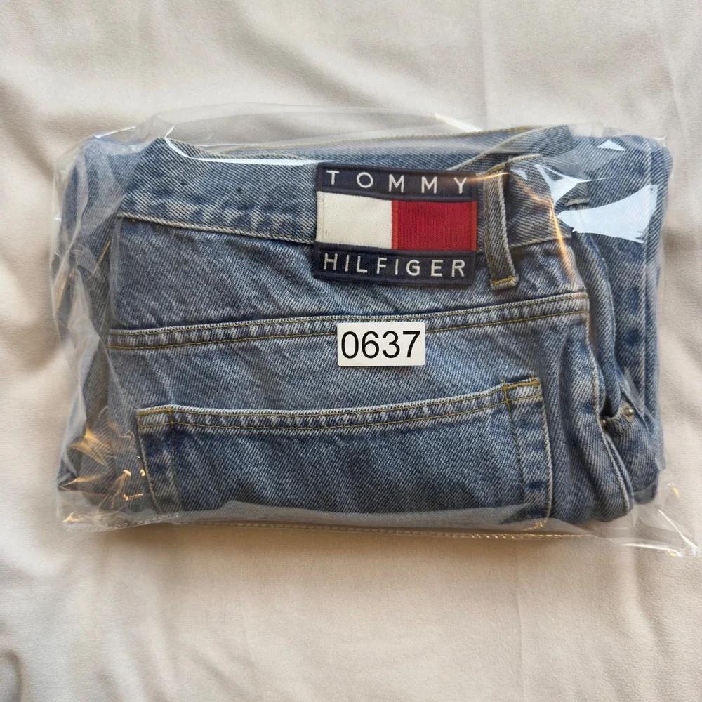 Vtg Tommy Jeans Mens Light Wash Embroidered Logo Straight Y2K 90s streetwear EUC